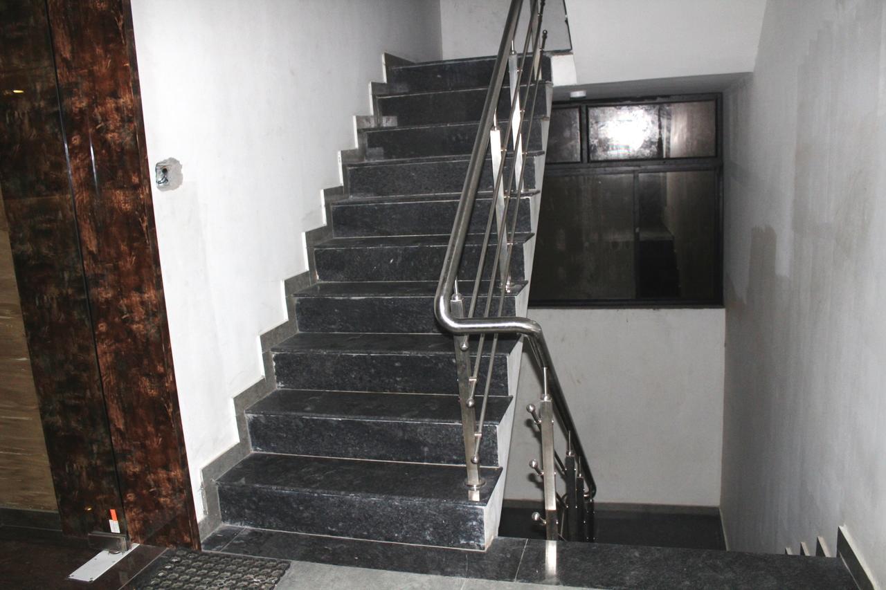 Dev Motel And Banquet Nadiad Екстер'єр фото