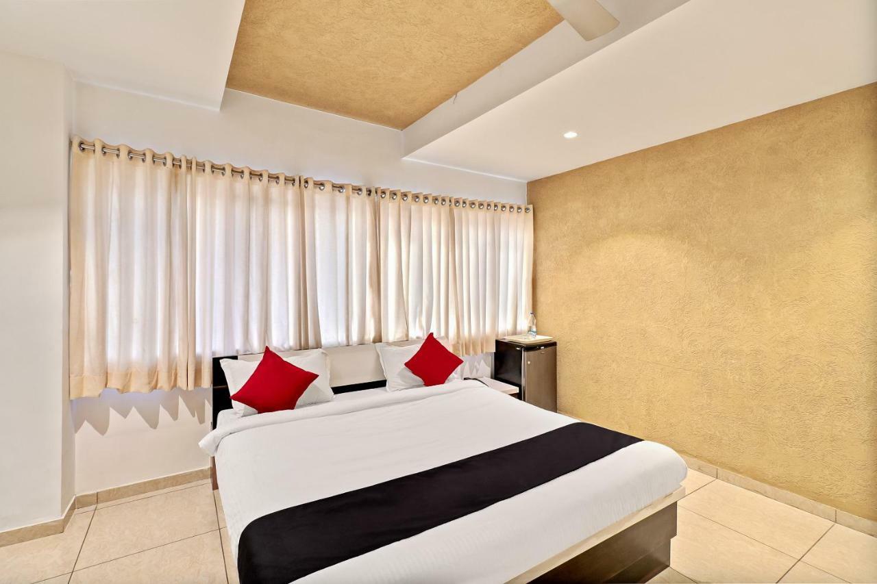 Dev Motel And Banquet Nadiad Екстер'єр фото