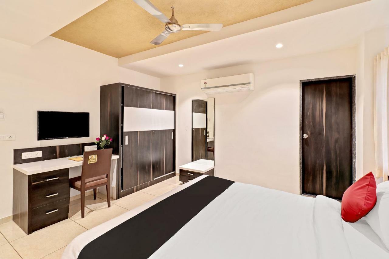 Dev Motel And Banquet Nadiad Екстер'єр фото